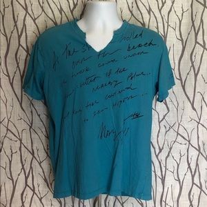 Men’s large guess t shirt.